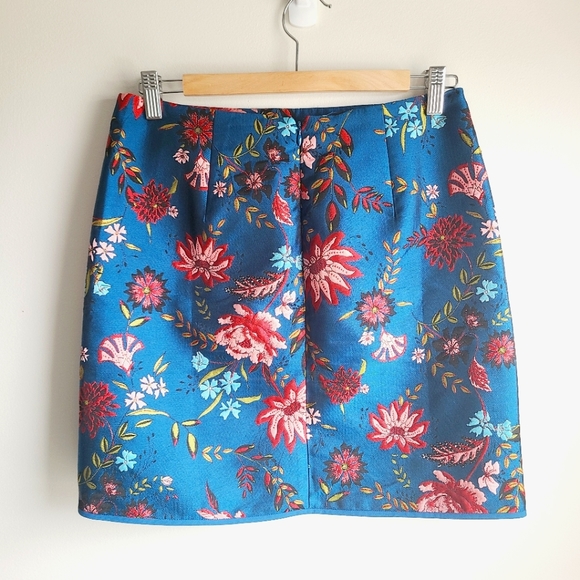 Ann Taylor Loft Straight Faux Wrap Skirt - Size 4 - Picture 2 of 4
